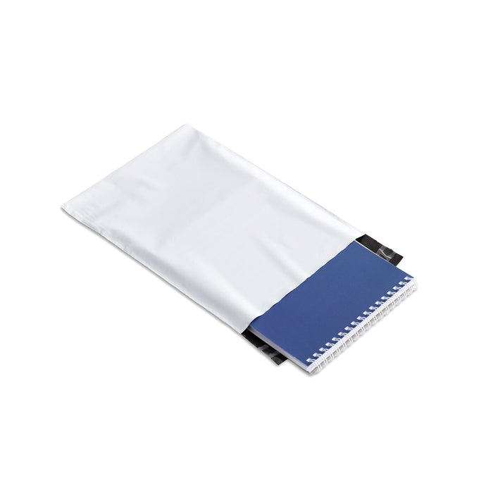 03 - Folienversandtasche (175x255+50) - Merch draußen